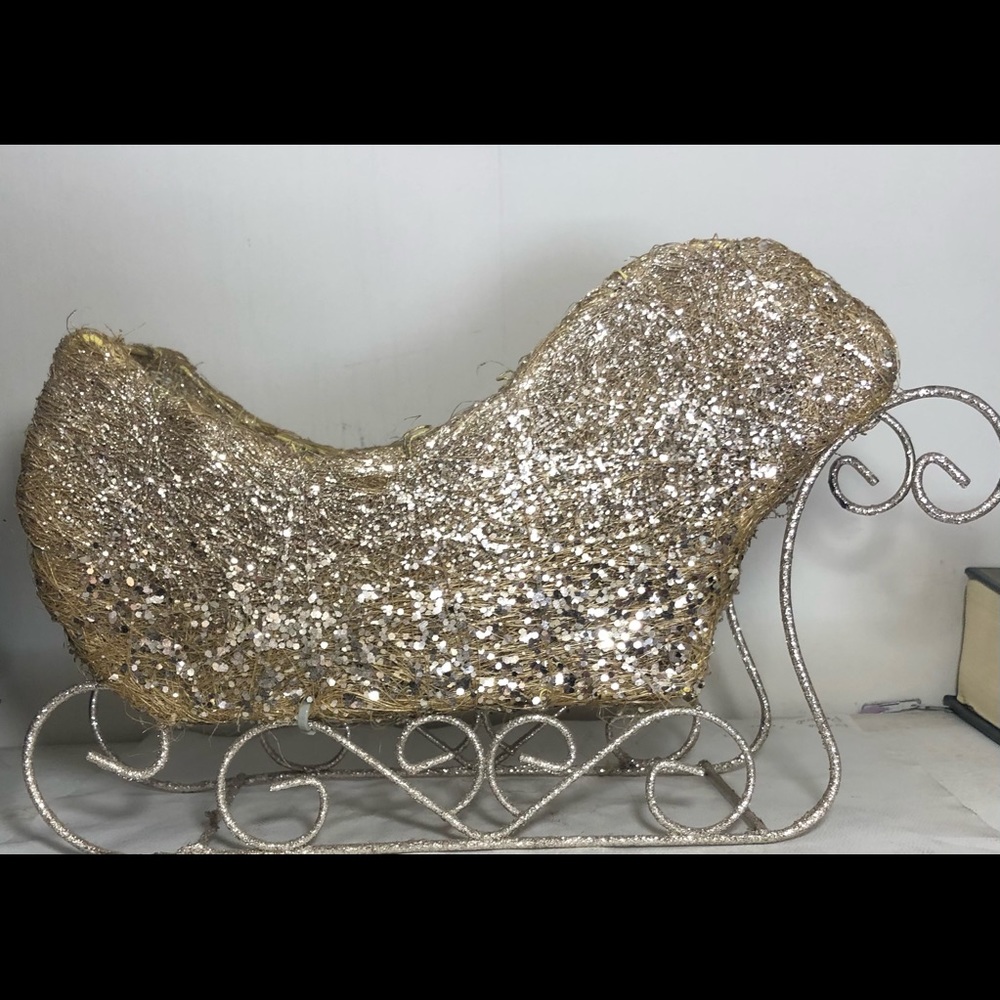 Gift carriage sled